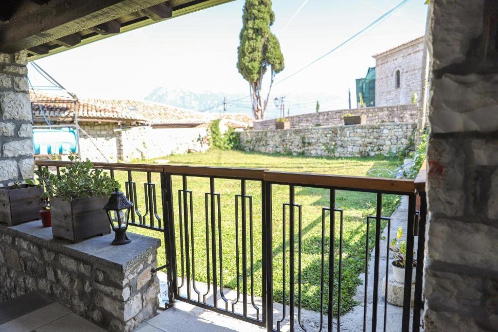 Villa Oda Tomori Berat Exterior photo