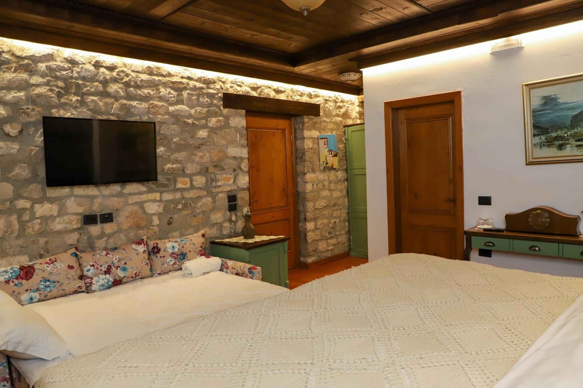 Villa Oda Tomori Berat Exterior photo