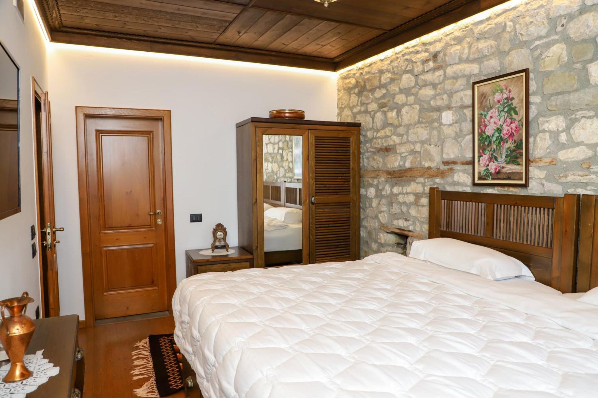 Villa Oda Tomori Berat Exterior photo
